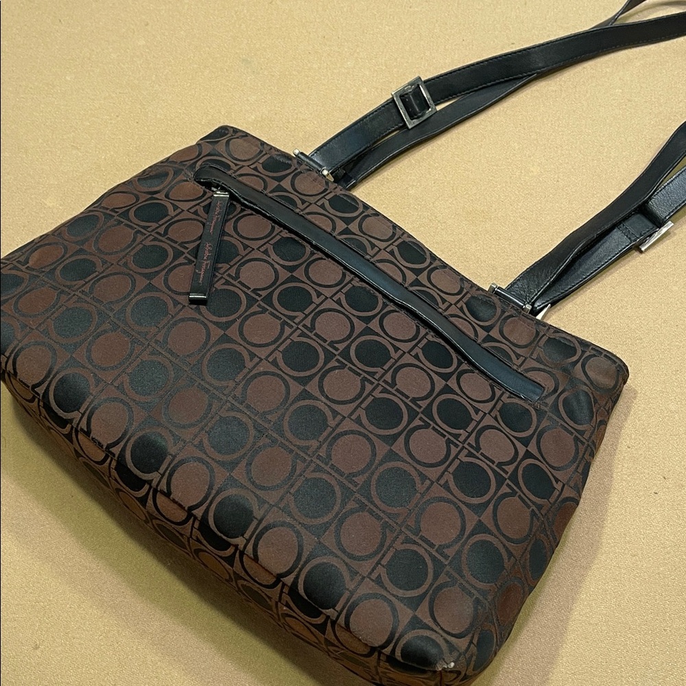 Vintage Salvatore Ferragamo bag fair condition - Picture 7 of 16